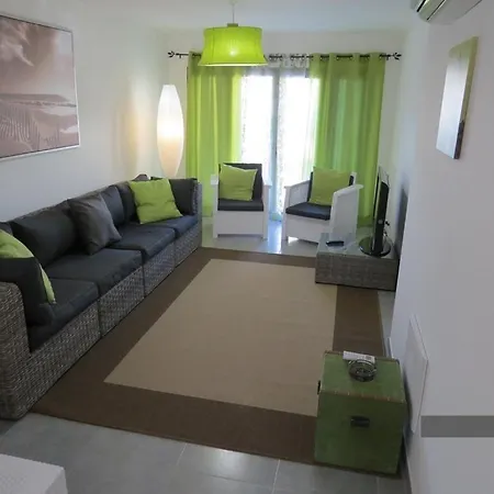 De 3 Et 6 Couchages Max. A Proximite De A Algarve Holiday home *